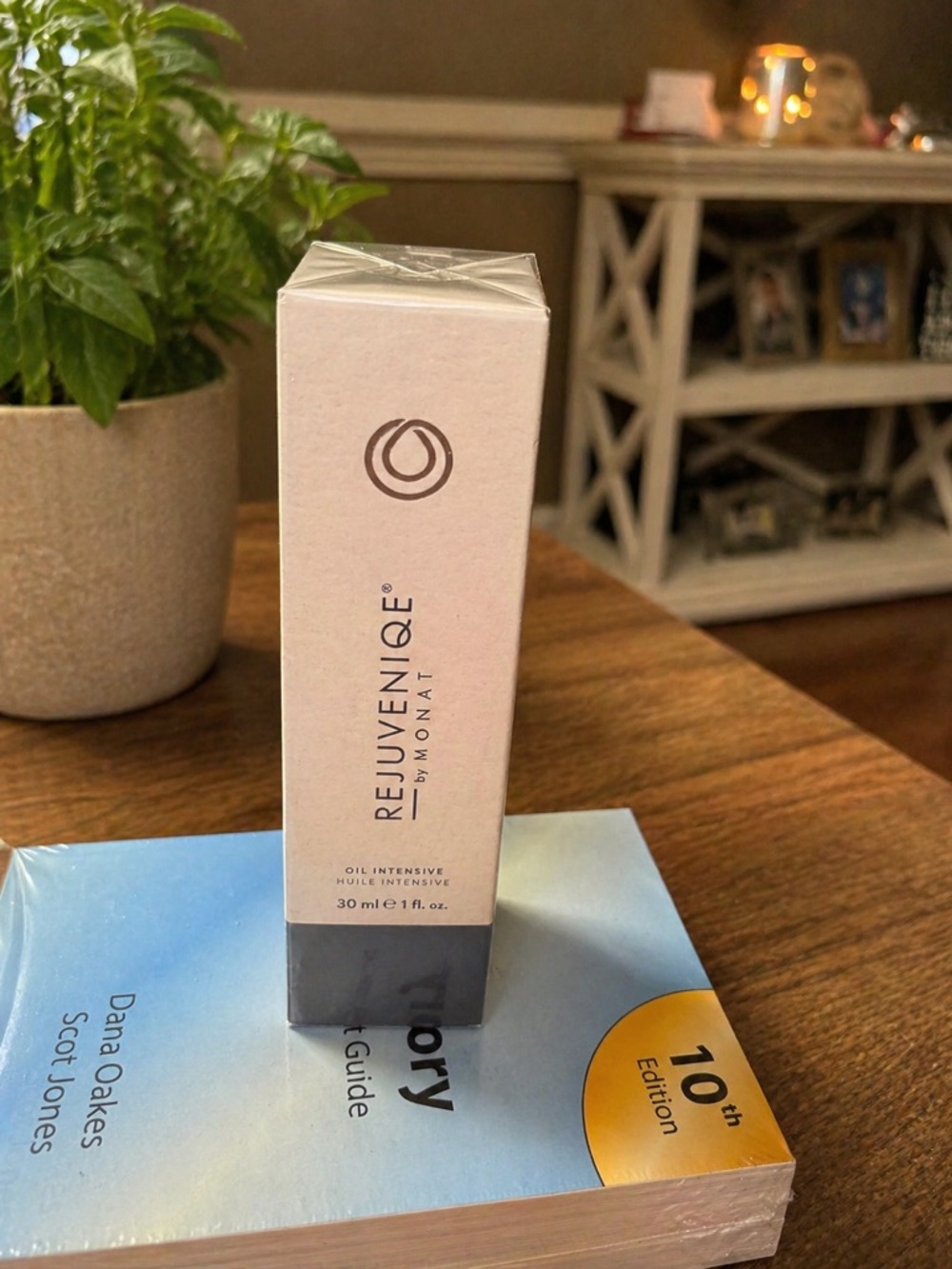 Rejuveniqe Oil Intensive Facial & Hair Oil — White